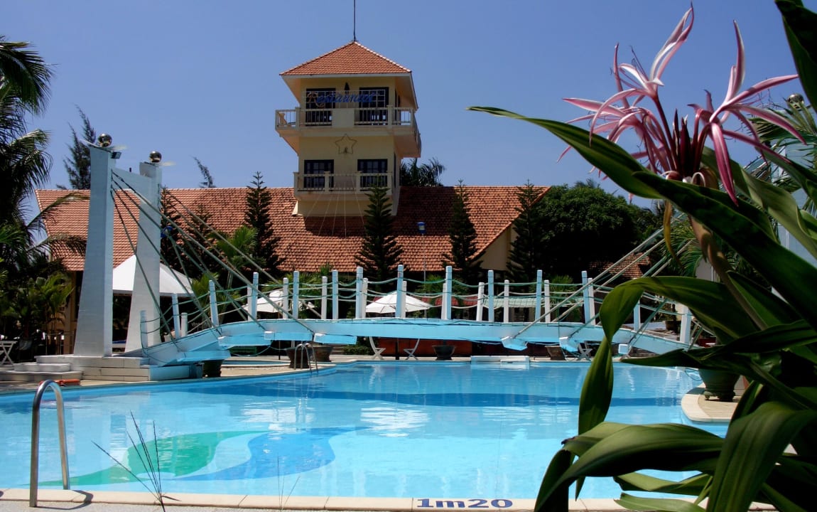 Poolansicht Hotel Sasco Blue Lagoon Resort
