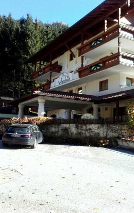 Eingang zum Hotel Kinderhotel Waldhof