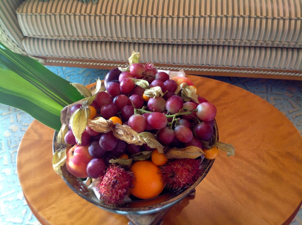 War bisschen krank, bekam diese Obstschale auf Zimmer Emirates Palace Mandarin Oriental