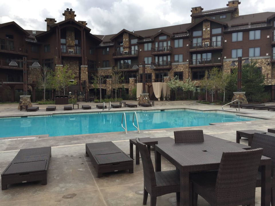 Swim Waldorf Astoria Park City