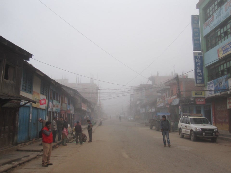 Strasse in Sindhulimadhi vor dem Hotel Sindhuli Gadhi Hotel