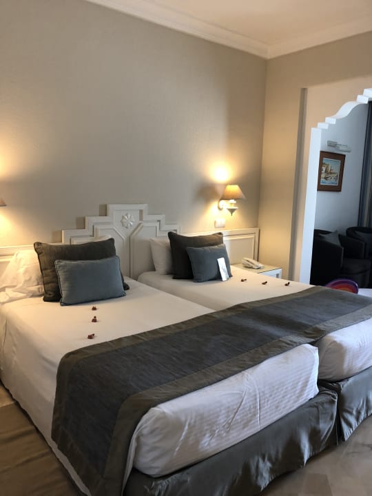 Zimmer Hotel Royal Garden Palace