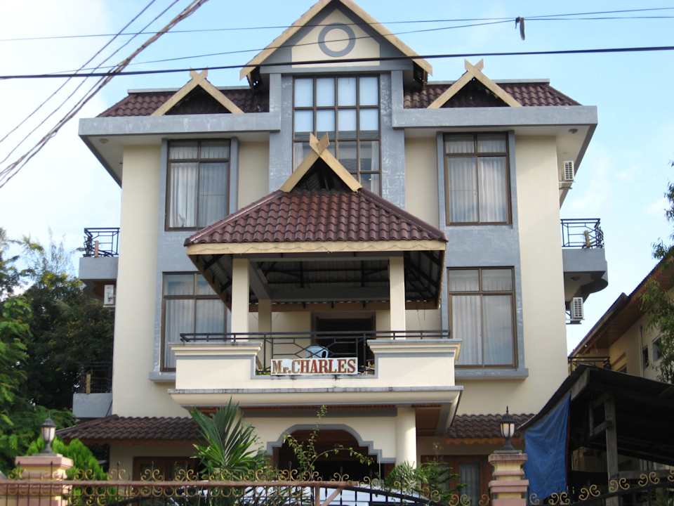 Kleines, sauberes guesthouse Mr. Charles Guesthouse & Hotel