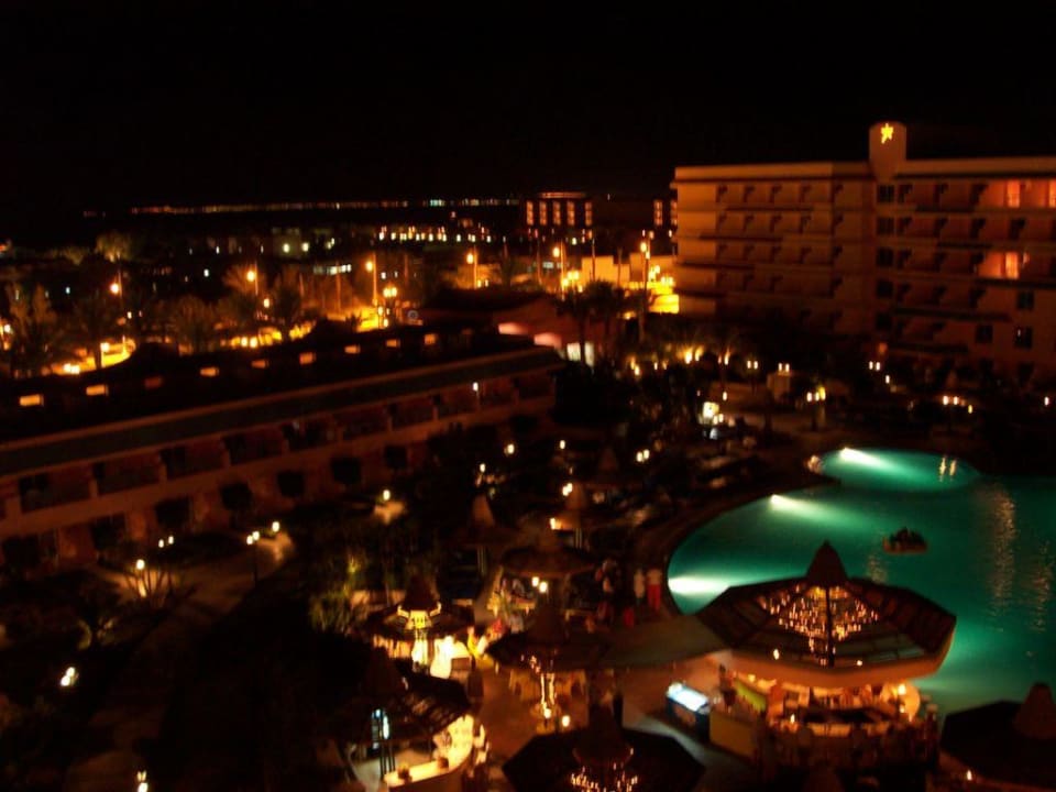 Pool Blick bei nacht Sindbad Club