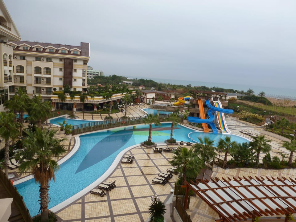 Poolbereich Diamond Excellence Resort & Spa