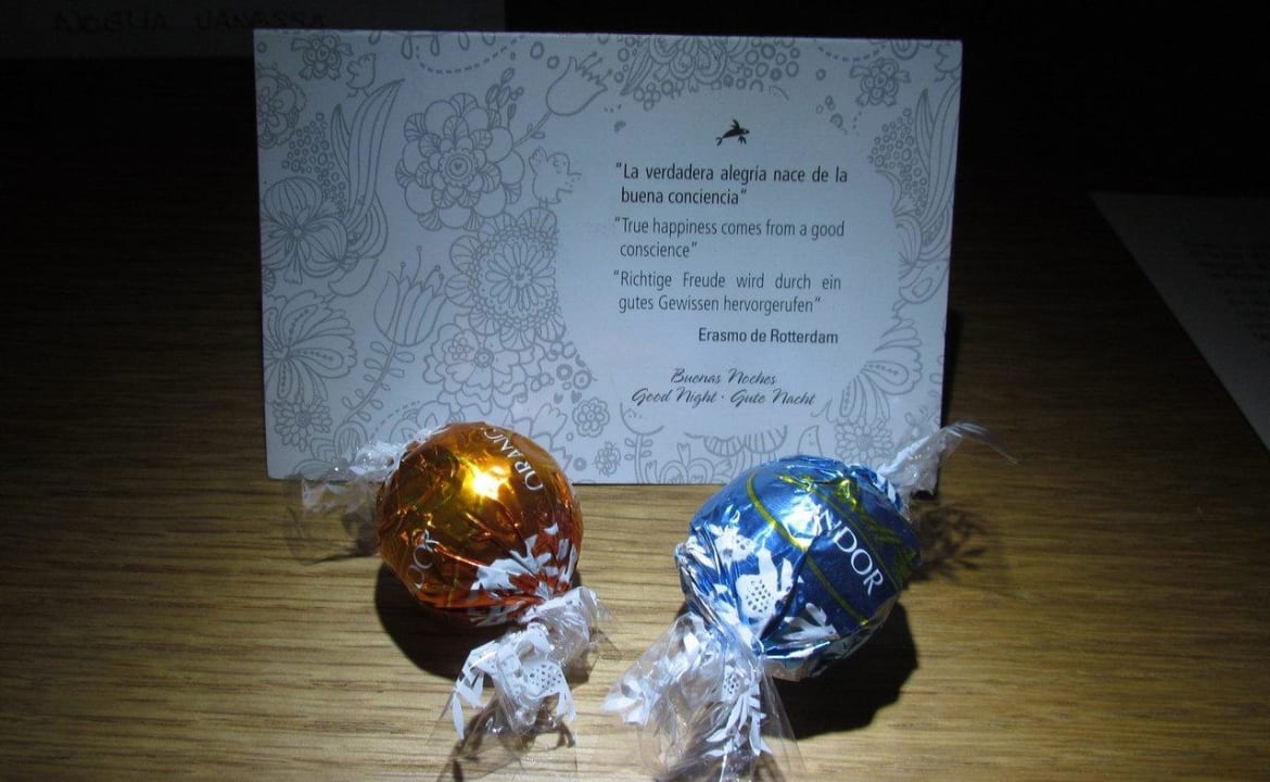 Turndown service Lopesan Baobab Resort