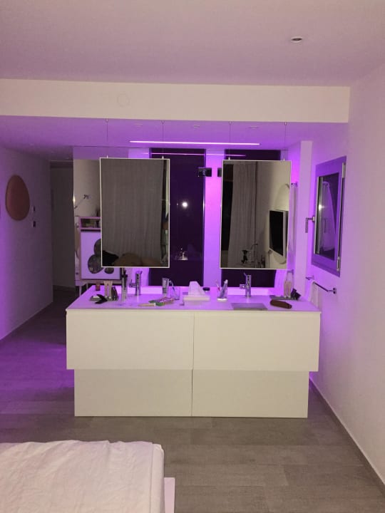 Bad By Night Son Moll Sentits Hotel & Spa