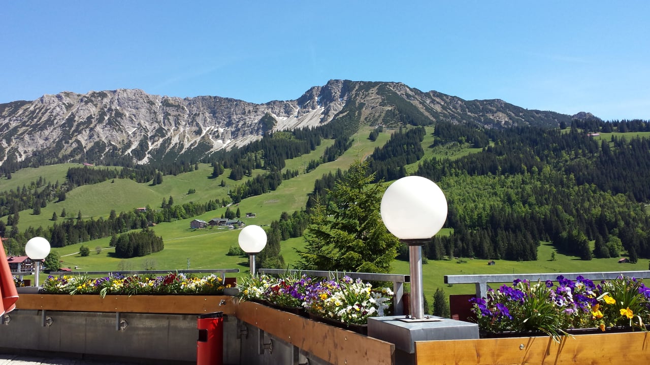 Aussicht von der Sonnenterrasse Oberjoch - Familux Resort