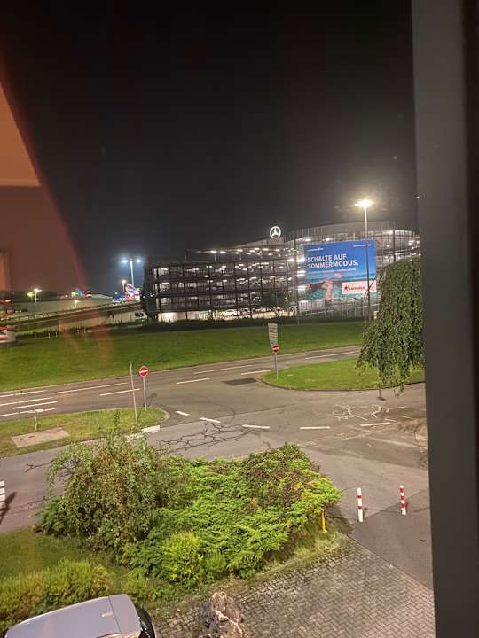 Ausblick Leonardo Hotel Hannover Airport