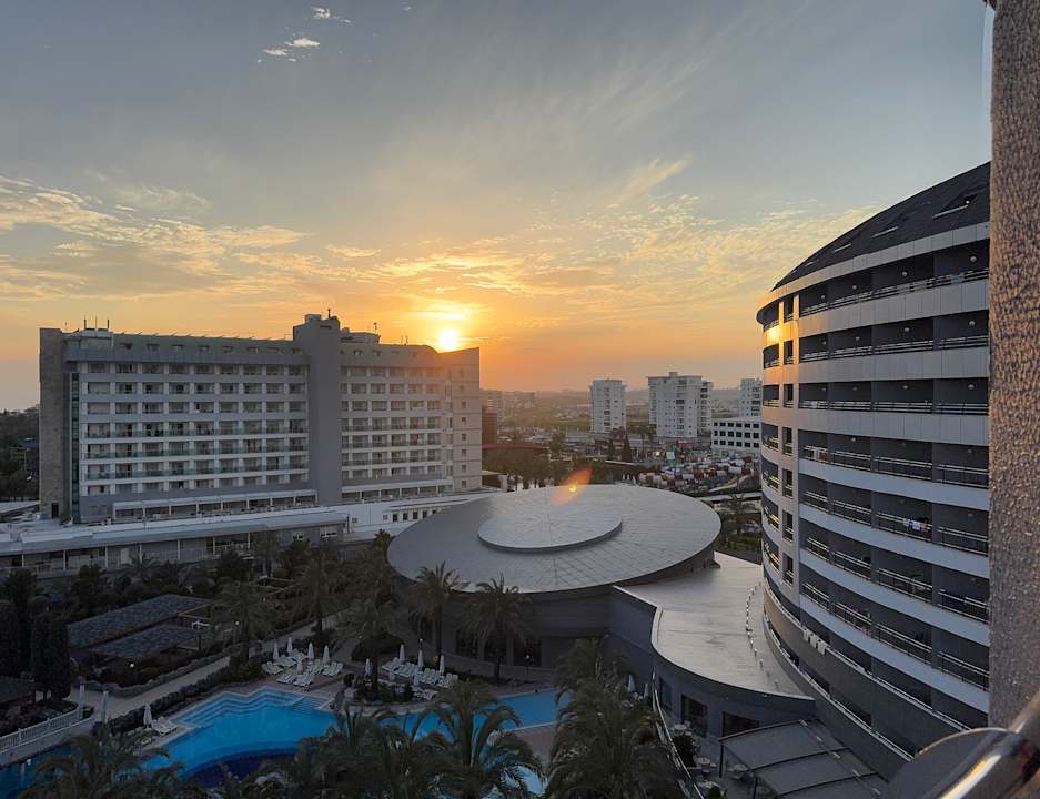 Außenansicht Royal Wings Hotel
