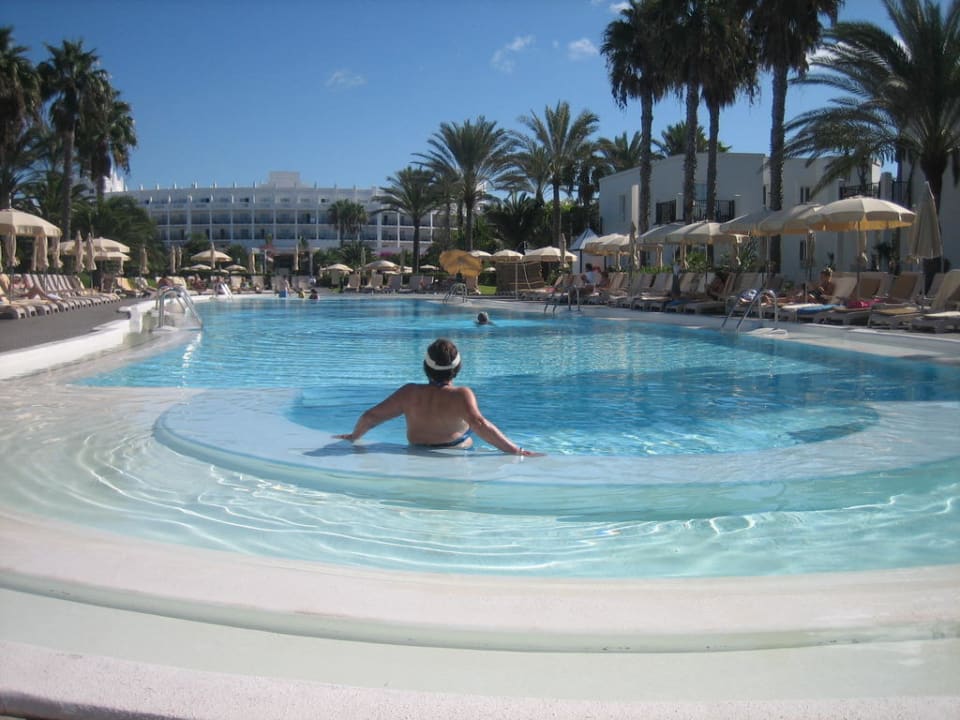 Pool in Richtung Meer Hotel Riu Palace Meloneras