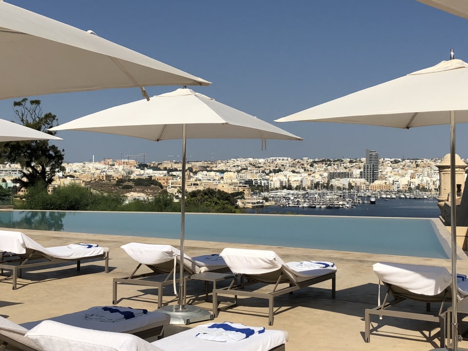 Pool The Phoenicia Malta