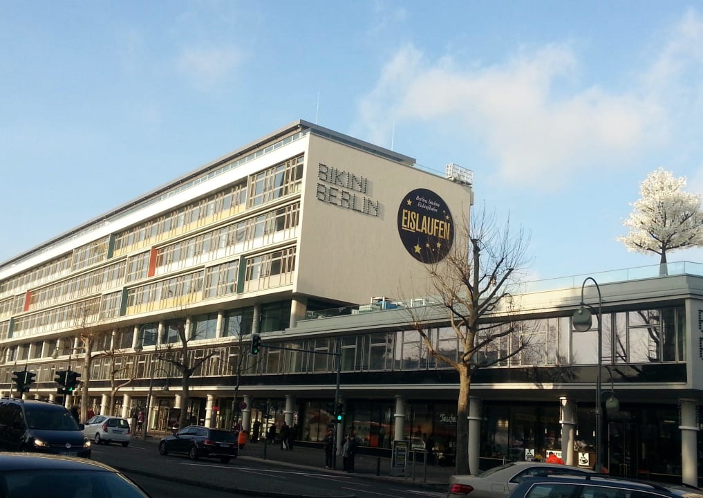 Gegenüber Hotel Palace Berlin