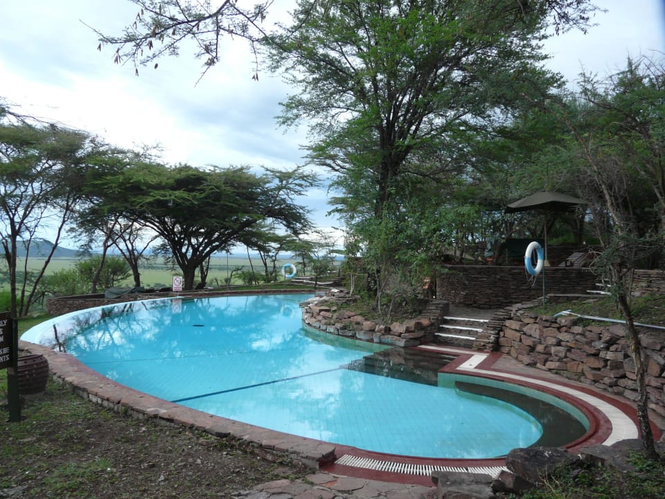 Zwembad Serengeti Serena Safari Lodge