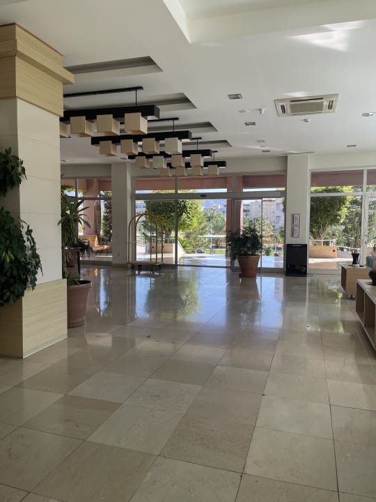 Lobby Telatiye Resort