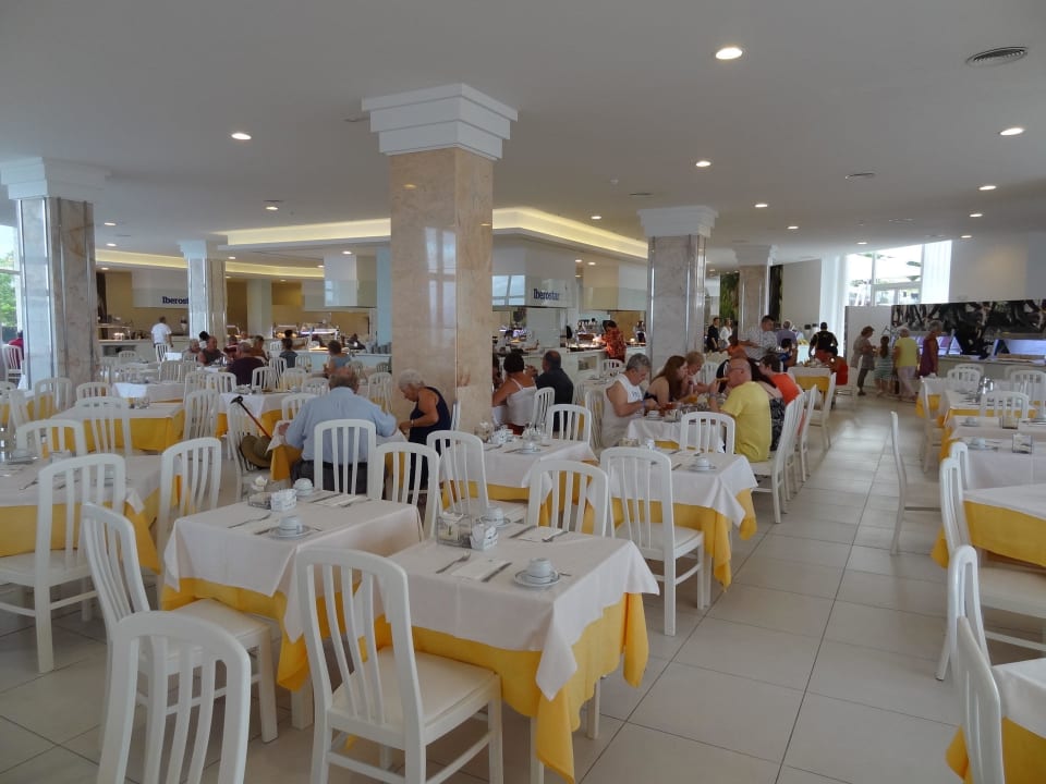 The restaurant  Iberostar Waves Bouganville Playa