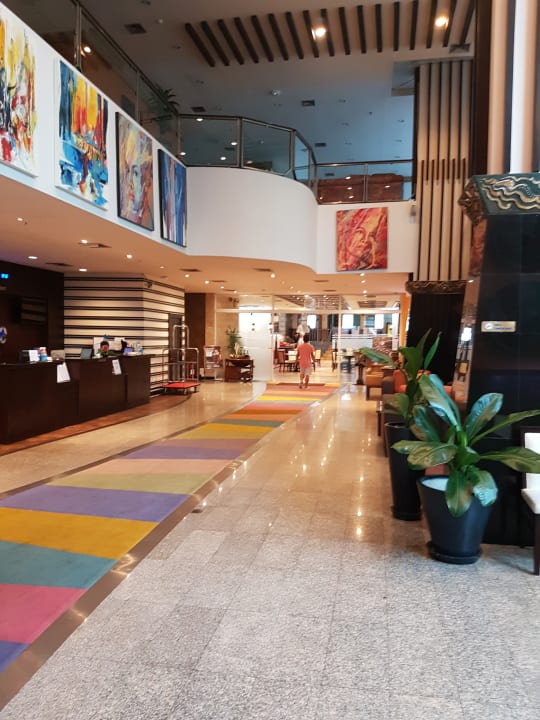 Lobby Pinnacle Lumpinee Park Hotel