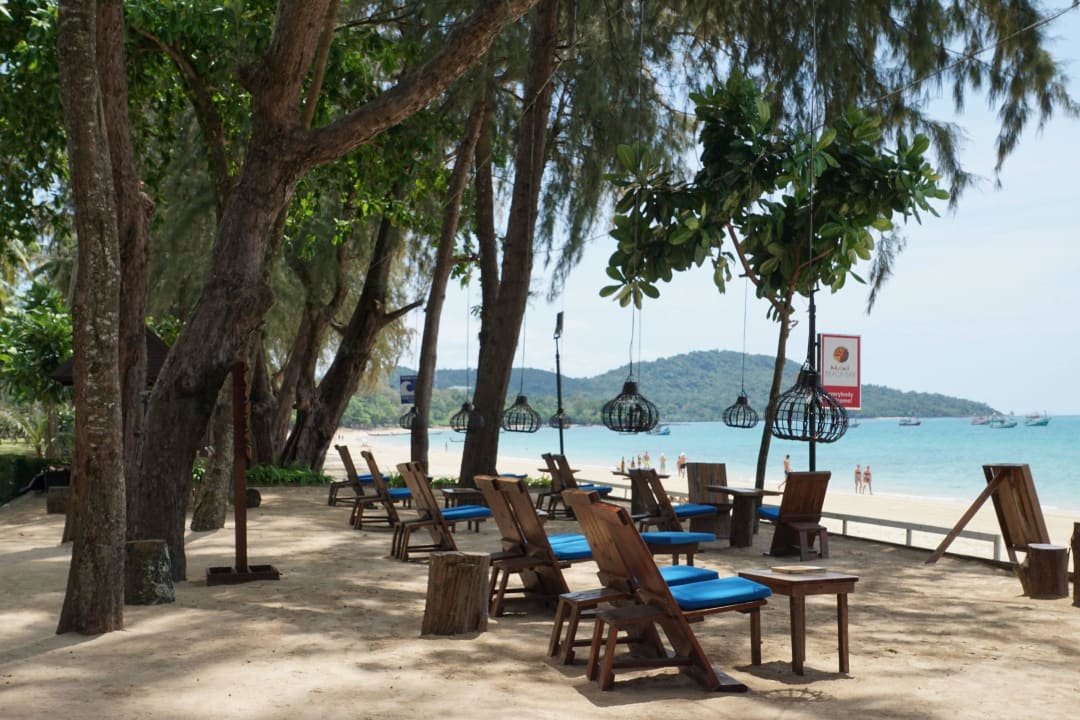 Happy Hour Bar - Malati Beach Bar Dusit Thani Krabi Beach Resort
