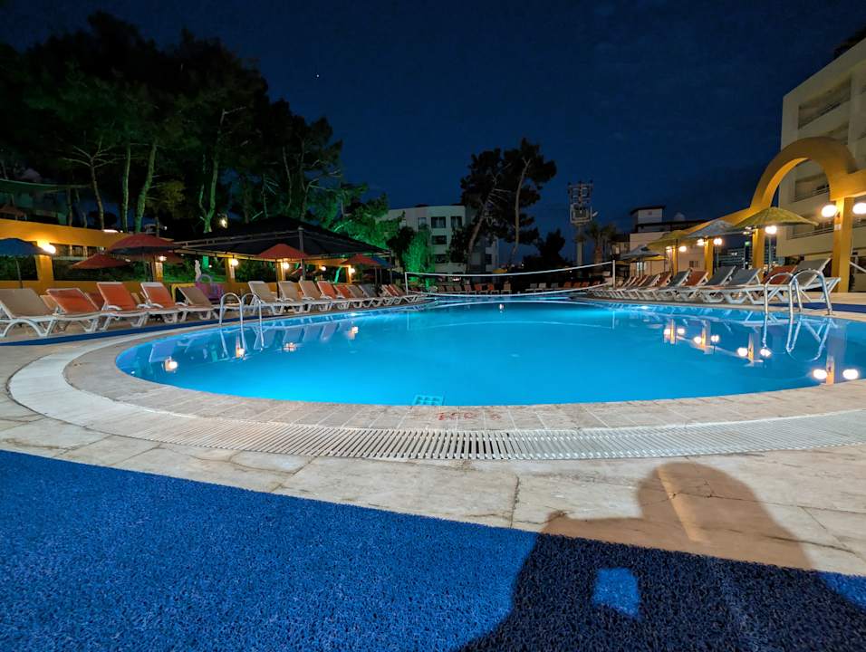 Pool Tuntas Family Suites Kusadasi