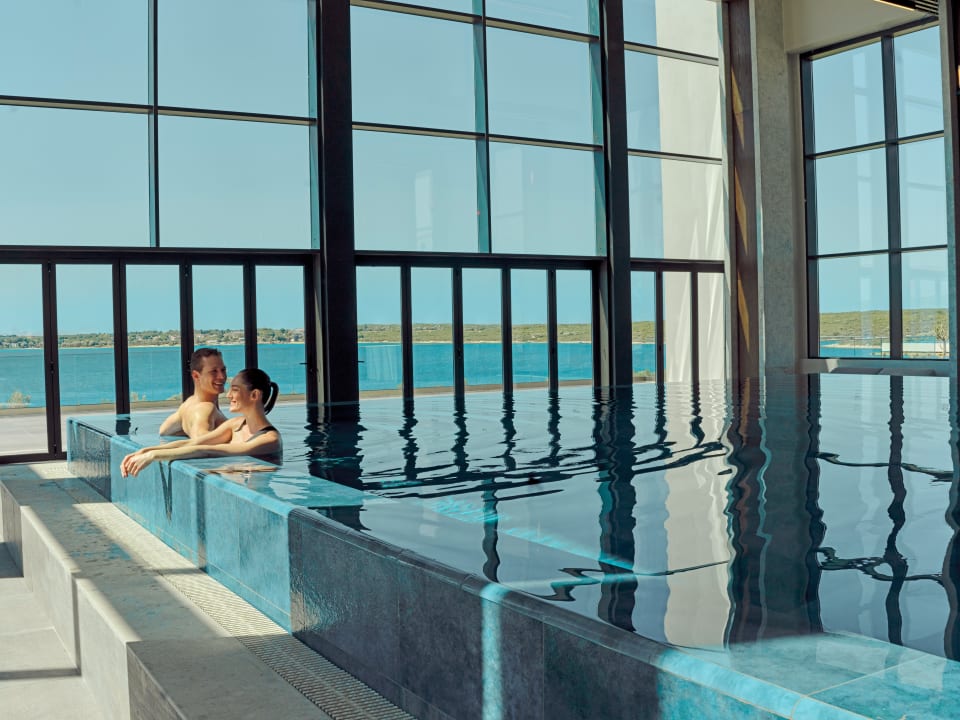 Pool Anda Barut Collection