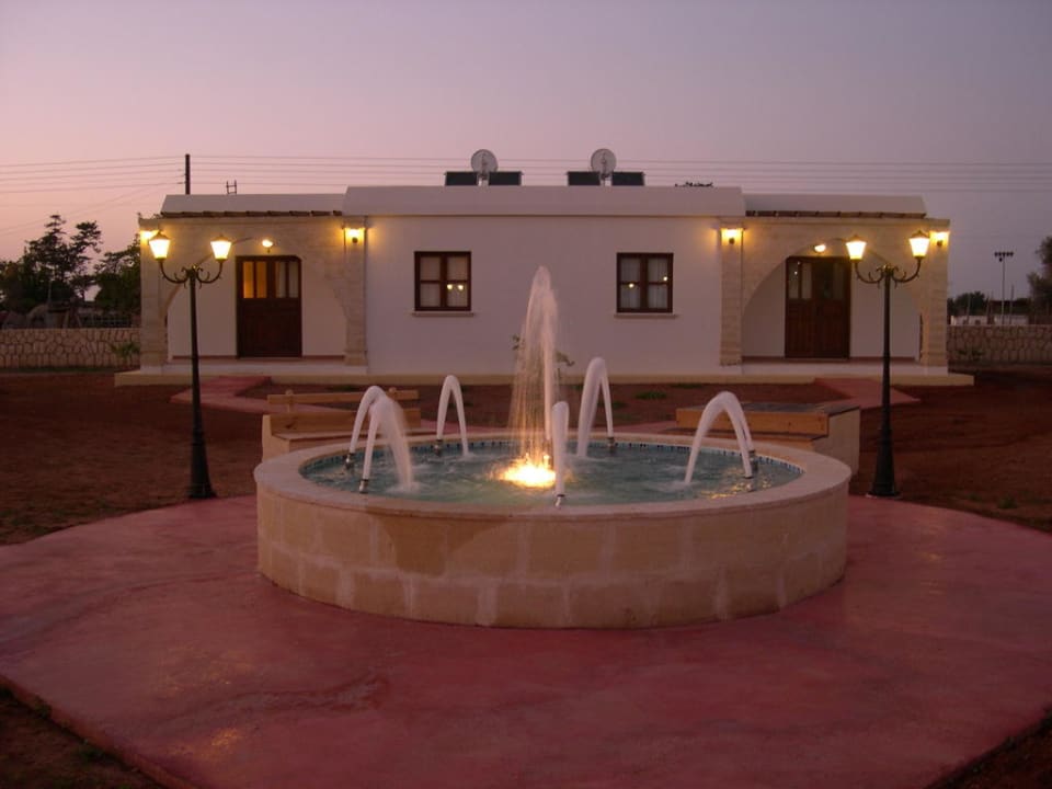 By night Hotel Villa Carparis