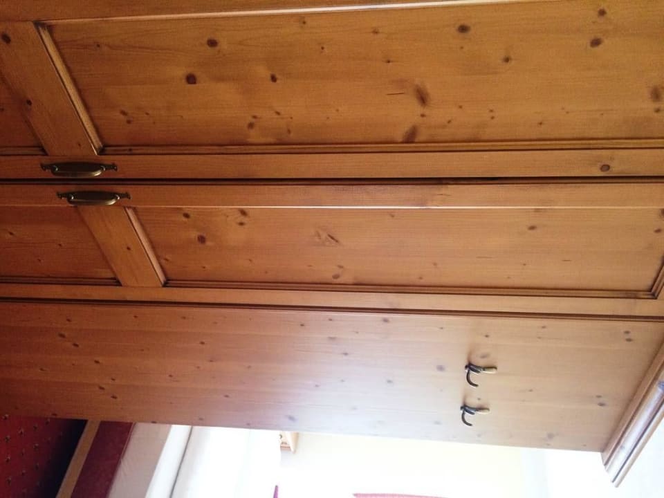 Schrank Berghotel Holzer