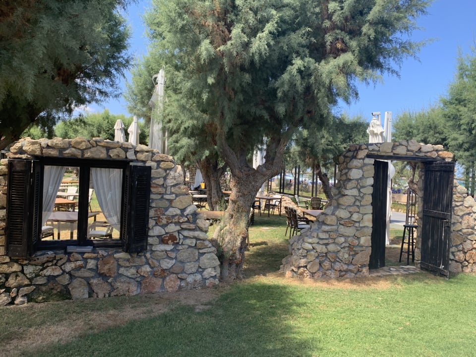 Gartenanlage Anissa Beach & Village