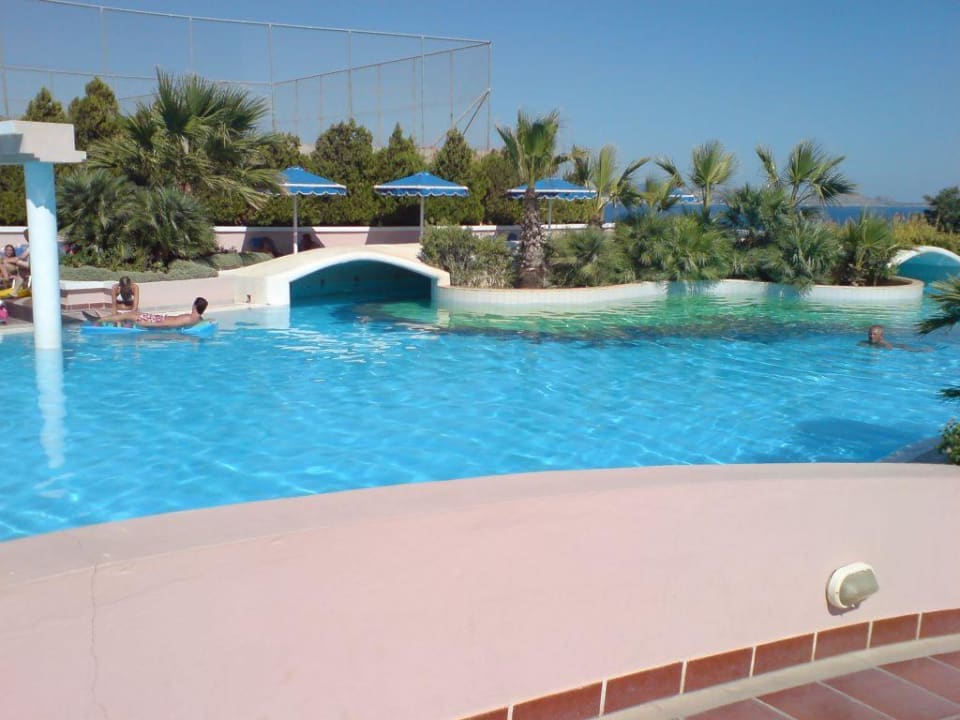 Der obere Pool (Pizzeria)  Mitsis Rodos Village