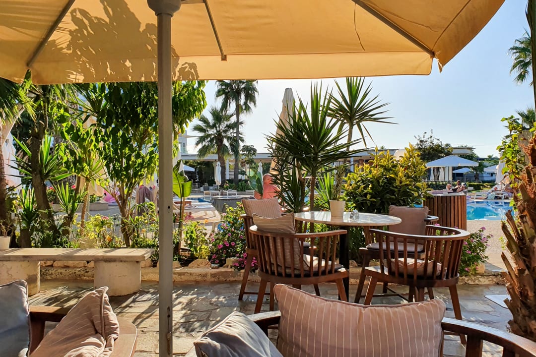 Gastro Crystal Springs Beach Hotel