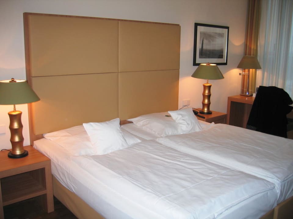 Schlafbereich AMERON Köln Hotel Regent