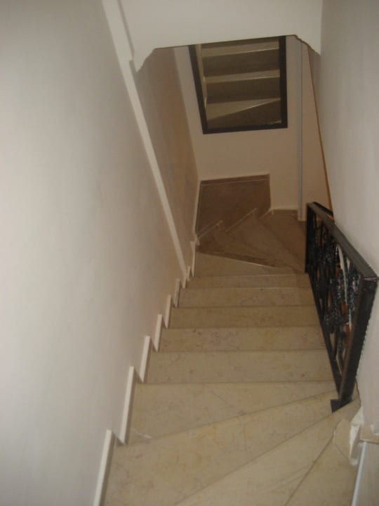 Treppe vom EG zum OG Royal Atlantis Beach Hotel