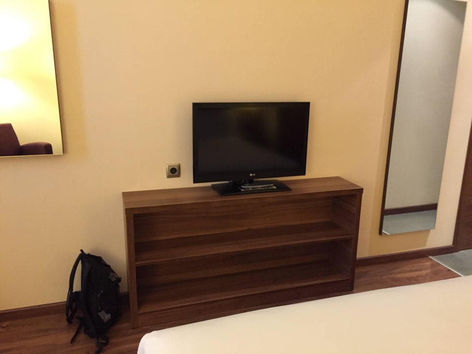 Fernseher Hilton Garden Inn Sevilla