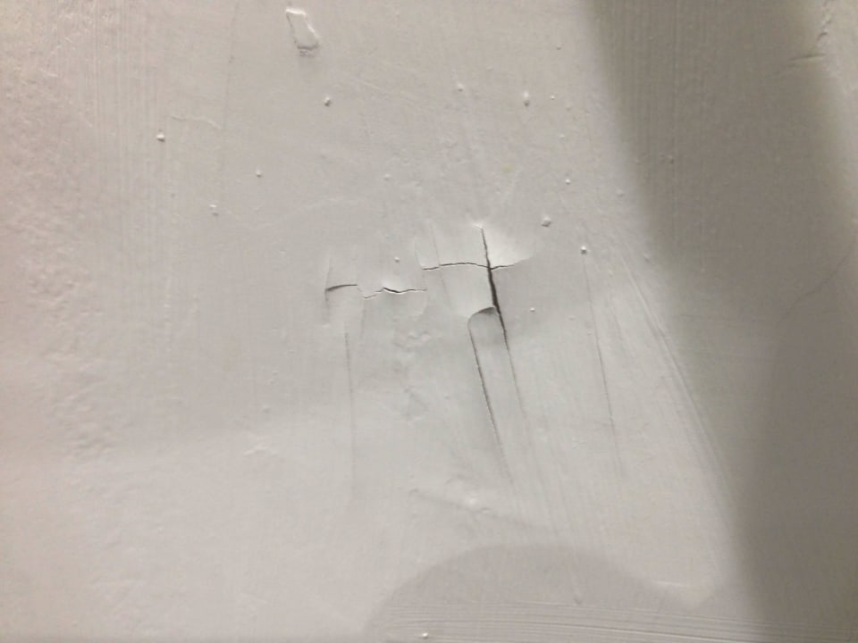 Wandfarbe blättert ab Hoposa Costa D'or