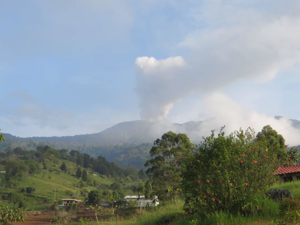 Rauchender Turrialba Hotel Guayabo Lodge