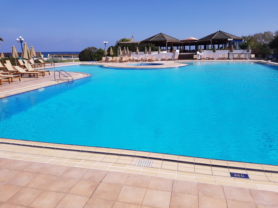 Pool Apollonia Beach Resort & Spa
