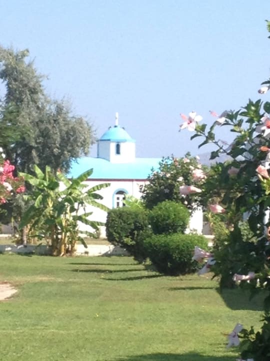 Blick zur Kirche Hotel Tigaki's Star