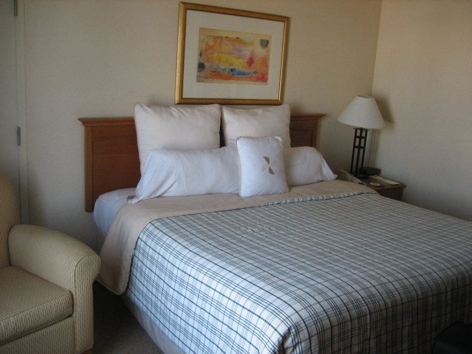 Das Kingsizebett im Zimmer Hotel Four Points by Sheraton Los Angeles International Airport