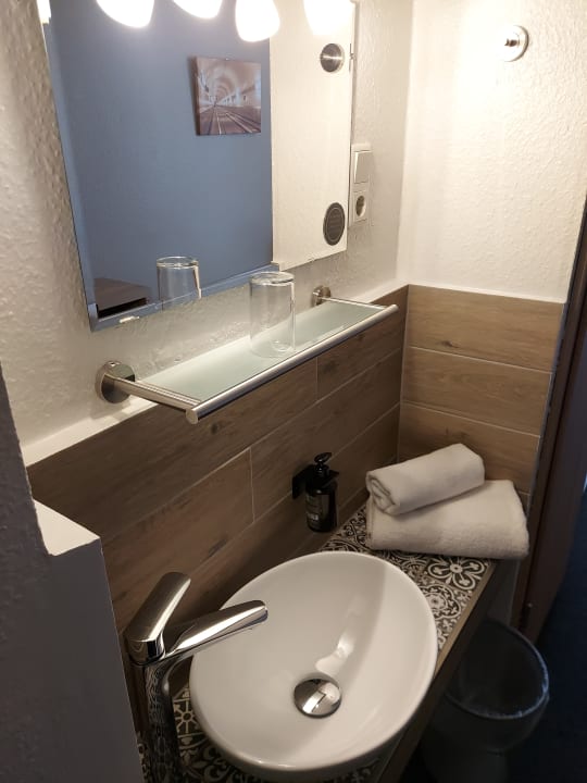 Zimmer Auto Parkhotel