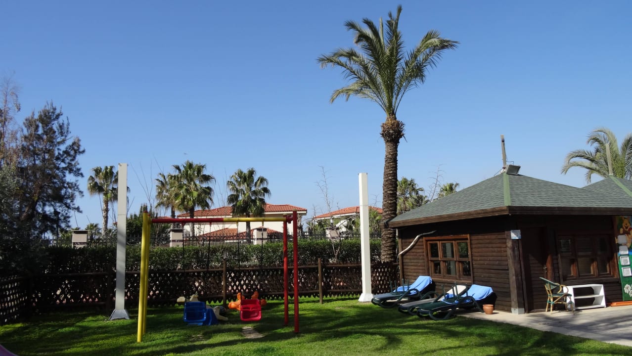 Überall reservierte Liegen Sunis Kumköy Beach Resort Hotel & Spa