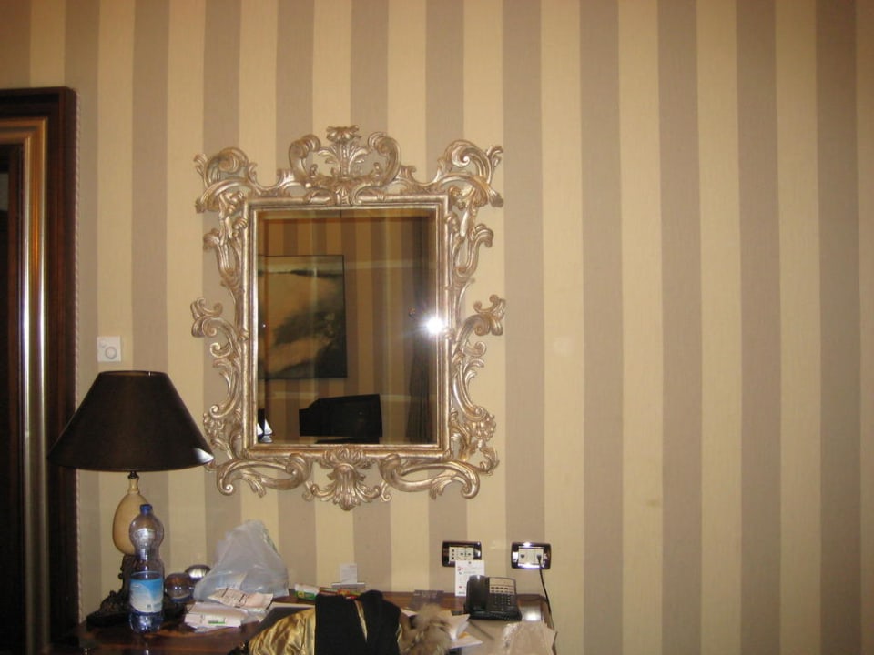 Spiegel 2 im Zimmer Anantara Palazzo Naiadi Rome Hotel