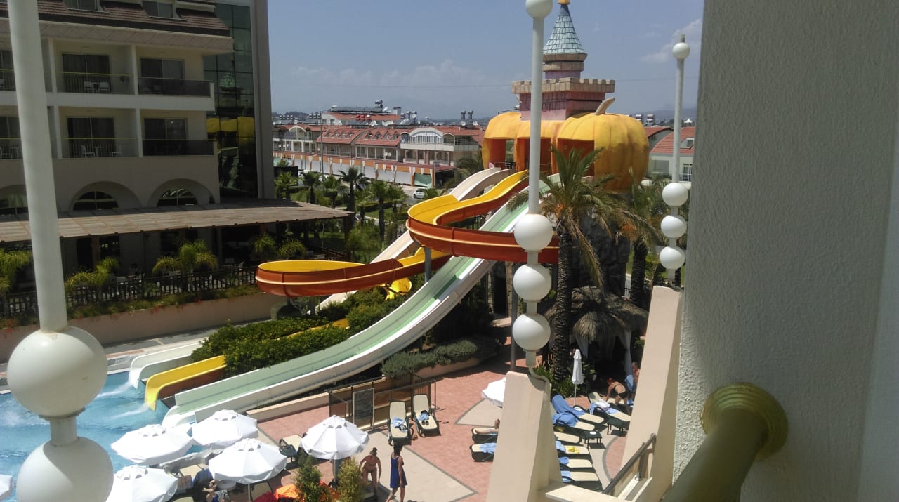 Sport & Freizeit Well Palace Side