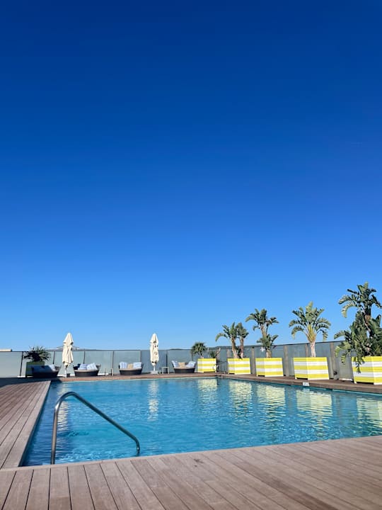 Pool Le Meridien Ra Beach Hotel & Spa