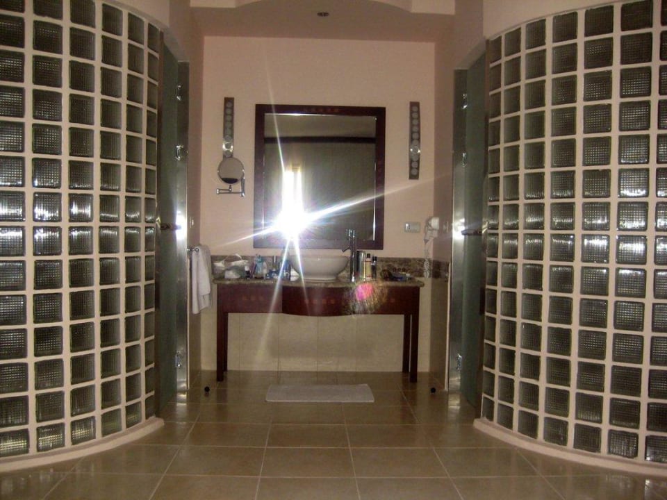 Zimmer: Links WC, Rechts Dusche Shams Prestige Abu Soma-Adults Only