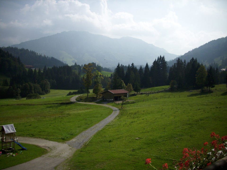 Zimmerausblick nach rechts,Richtung Süd-West Hotel Edelsberg Berktold & Berktold GbR