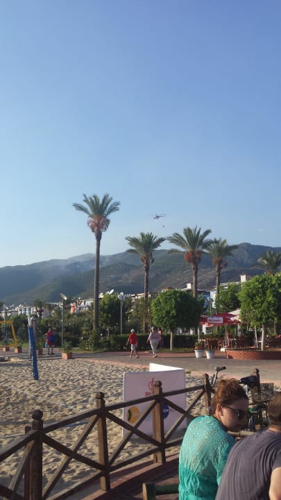 Waldbrand Aussicht vom Strand Beach Hotel Aslan City Kleopatra