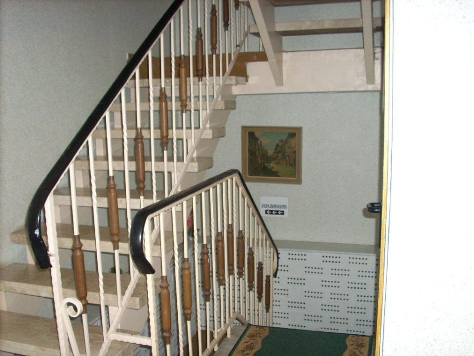 Treppenhaus in der Pension Hotel Kehrwieder am Kur-Cafe