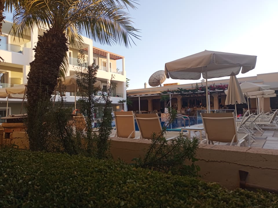 Gartenanlage Mythos Hotel & Apartments