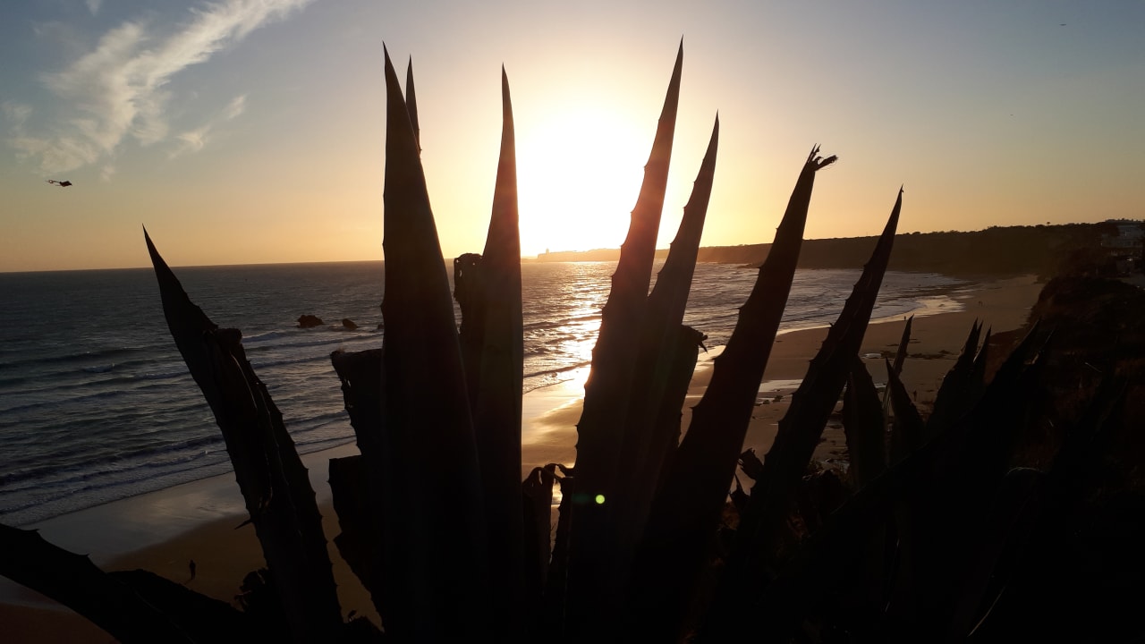 Sonnenuntergang am Strand Garbi Costa Luz