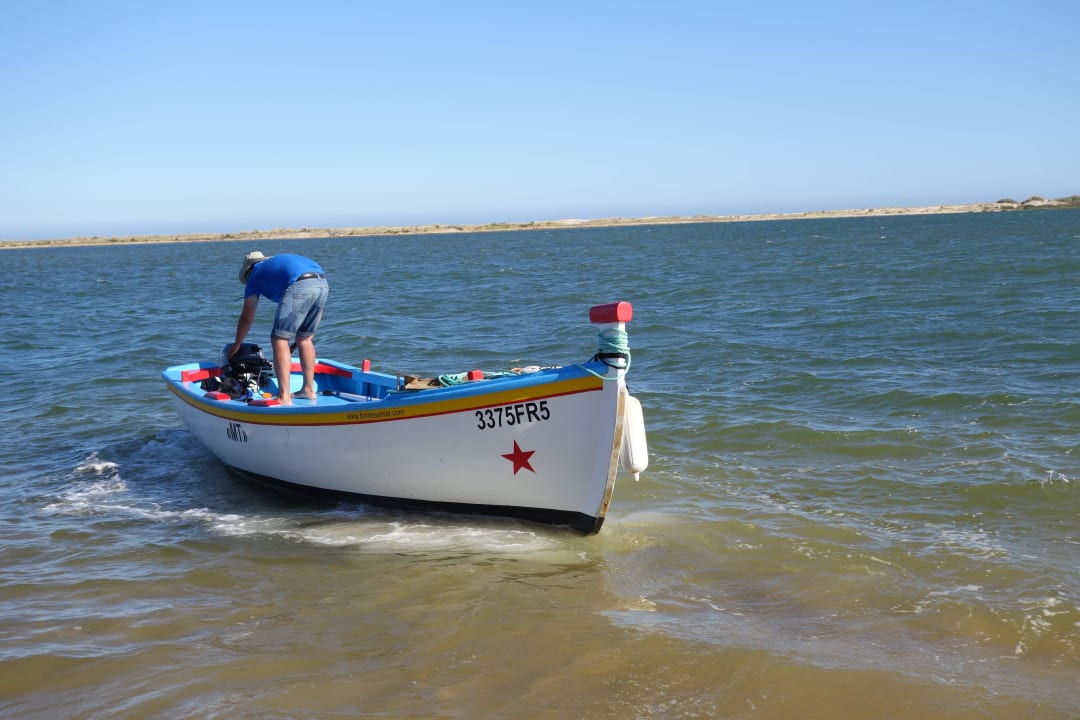 Überfahrt bei Flut zur Sandbank ROBINSON QUINTA DA RIA