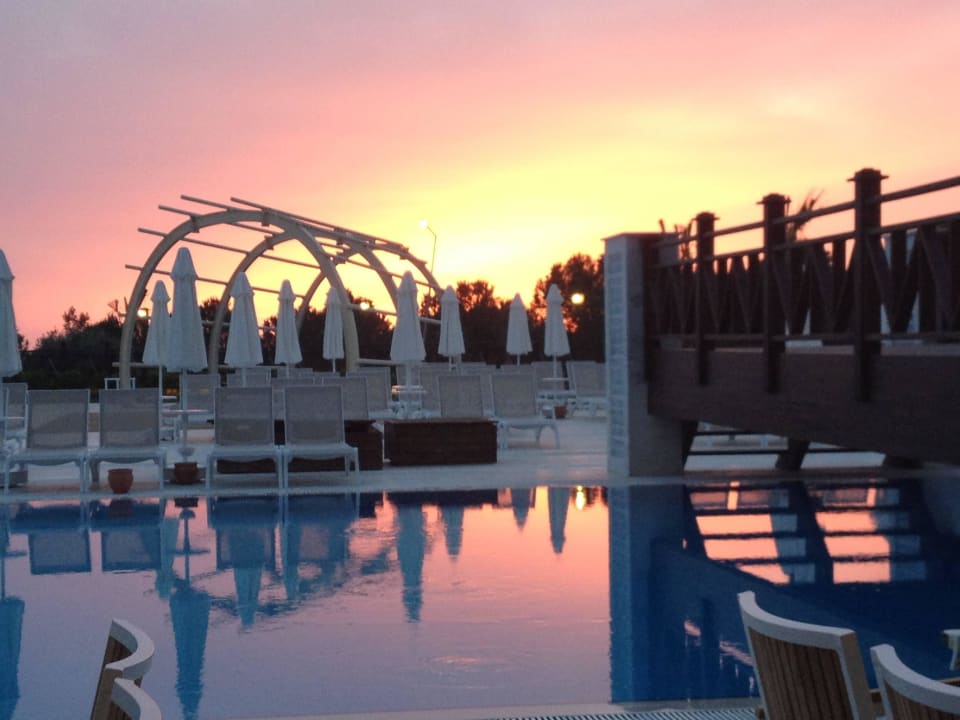 Sonnenuntergang Ramada Resort Kusadasi & Golf